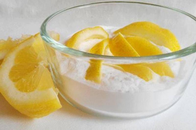 Làm sạch tế bào chết với Baking Soda và chanh