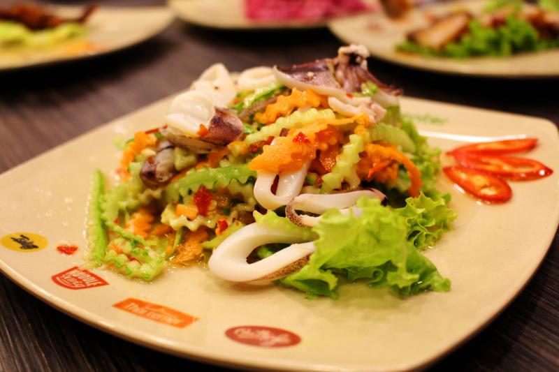 Salad mực kiểu Thái