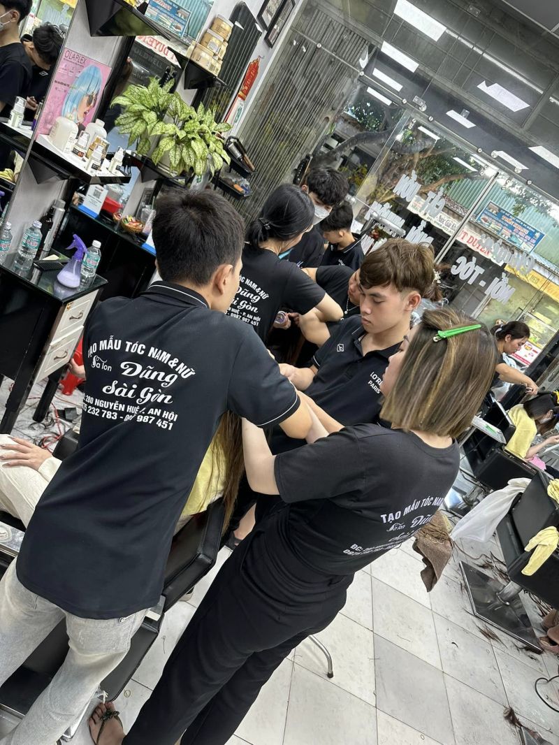 Salon Dũng Sài Gòn