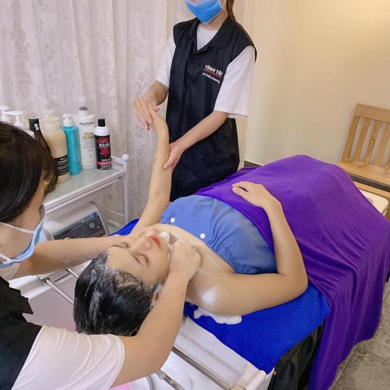 Salon Hùng Cường