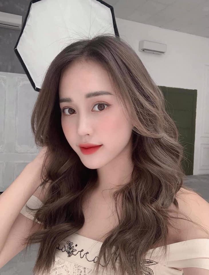 Salon Tóc A Thuận