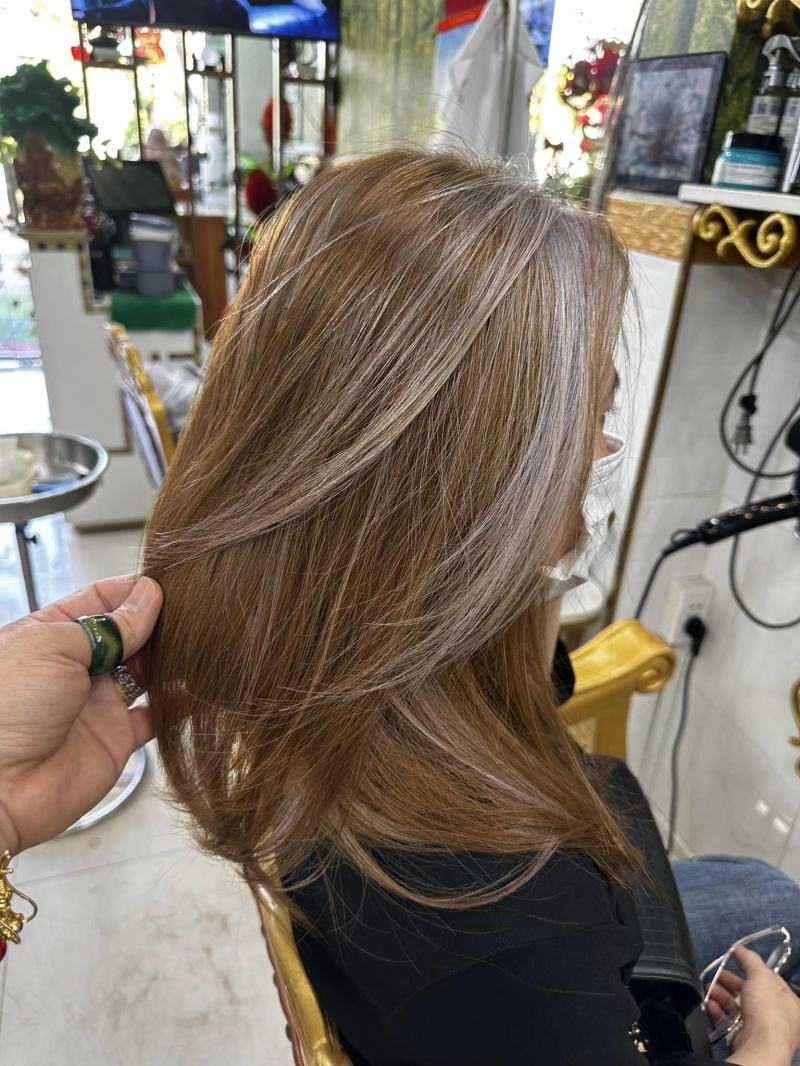 Salon Tony Đạt