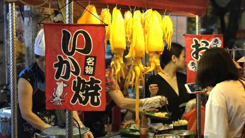 Quán mực Samsam luôn tấp nập khách