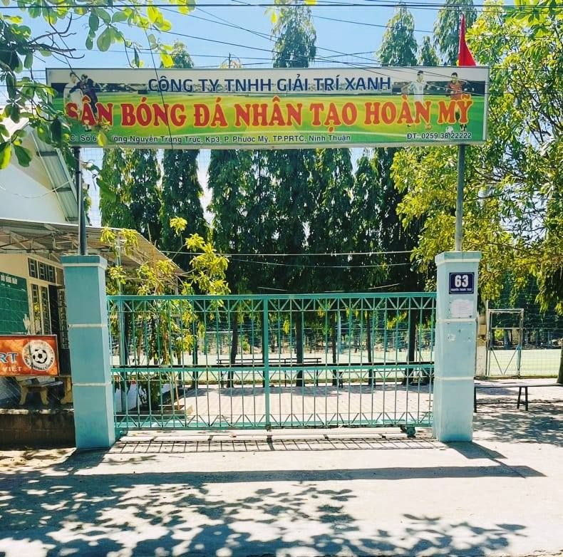 Sân Bóng Đá Hoàn Mỹ