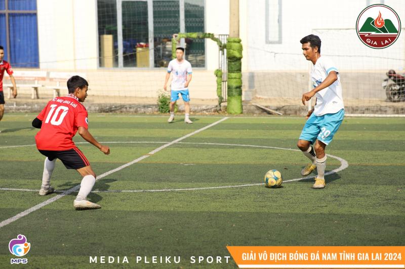 Sân bóng đá nhân tạo Ánh sáng