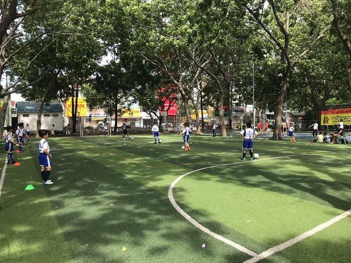 Sân bóng đá Phú Thọ