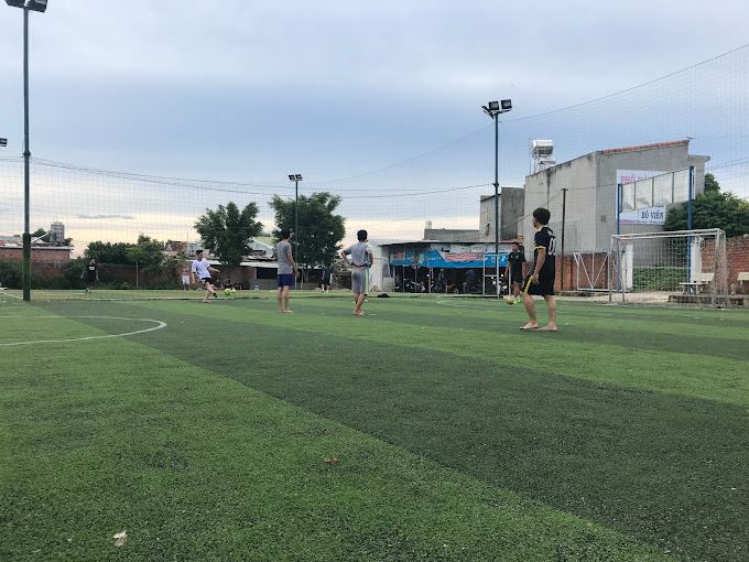 Sân bóng đá Việt Trung