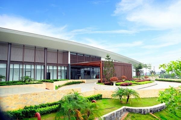 Sân golf Hoàng Gia