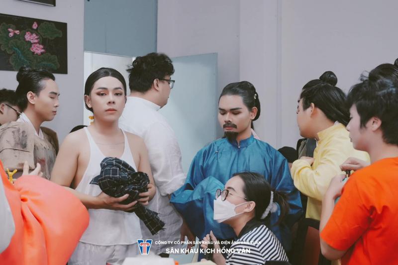 Sân khấu kịch Hồng Vân