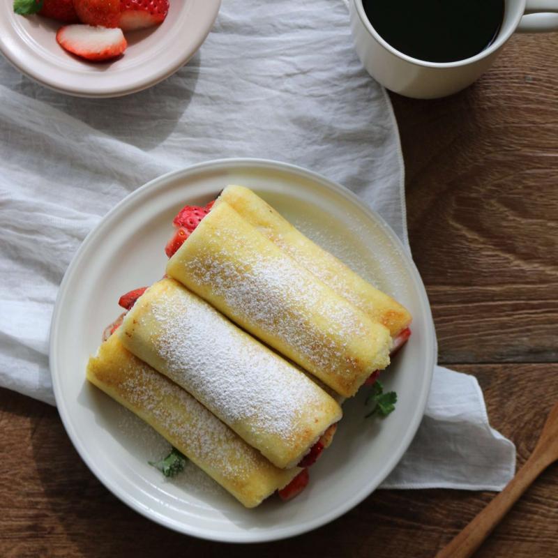 Sandwich cuộn dâu tây