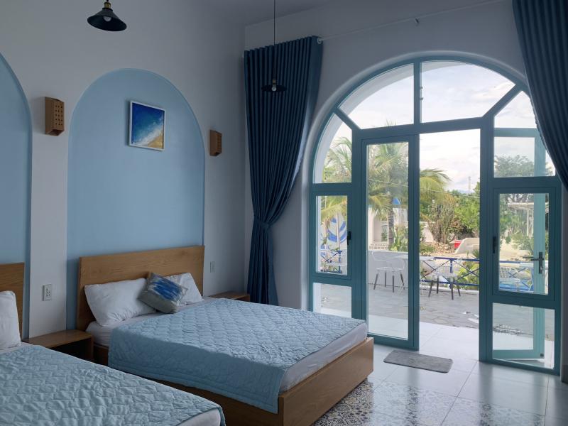 Santorini Villa Studio & Café