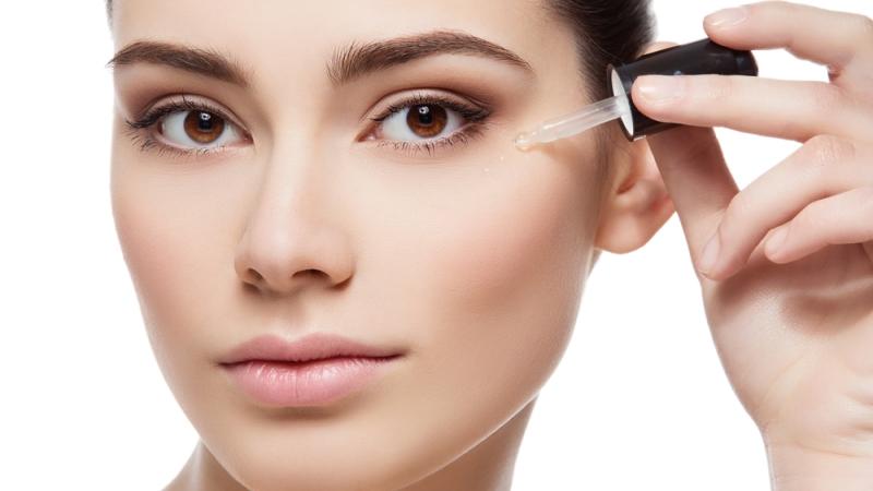 Serum thấm rất sâu vào da, nuôi dưỡng làn da