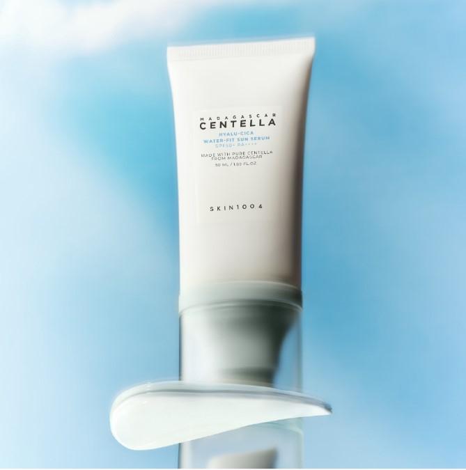 Serum chống nắng Skin1004 Madagascar Centella Hyalu-Cica Water-Fit Sun Serum SPF50+ PA++++