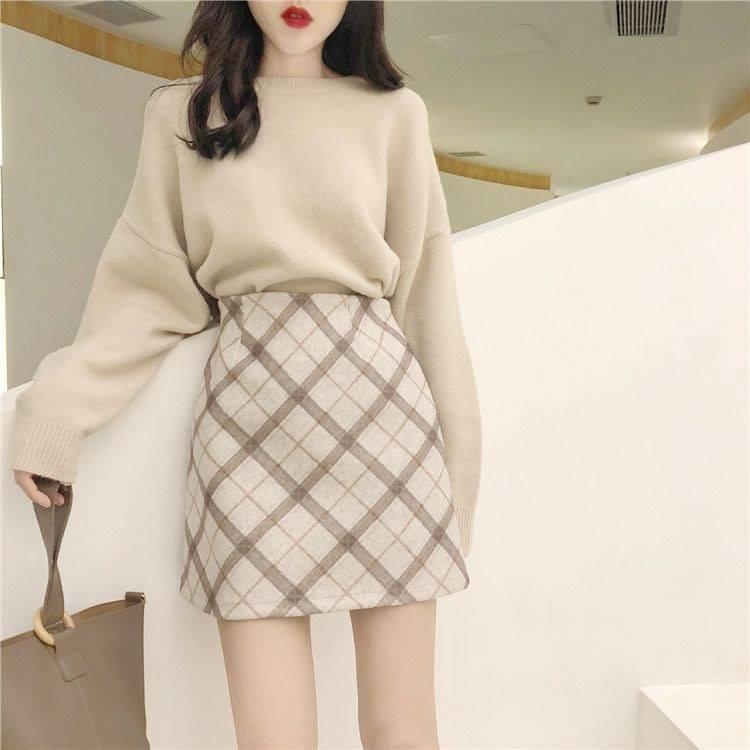 Set chân váy ôm và áo thun/ len mỏng