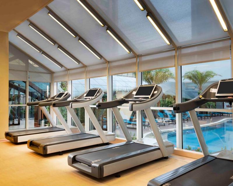 Phòng Gym và bể bơi sang trọng