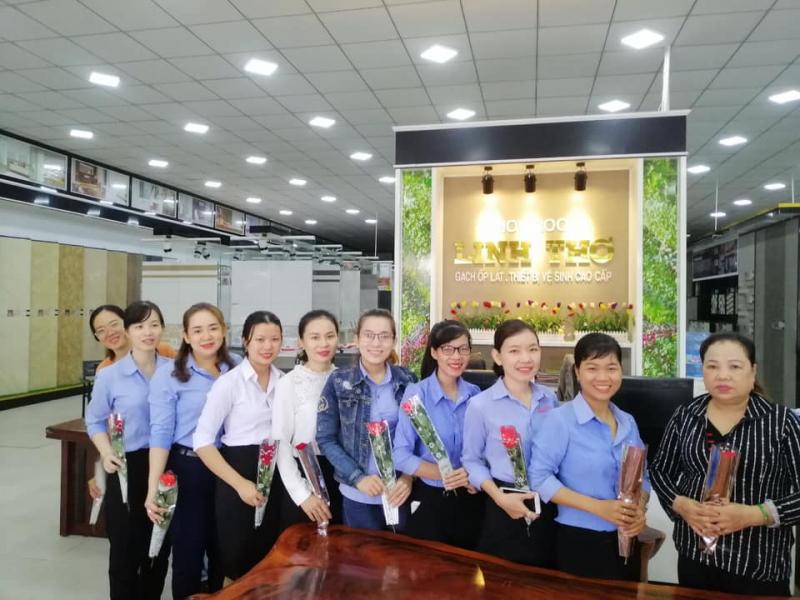 Showroom Gạch Ốp Lát Cao Cấp Linh Thơ