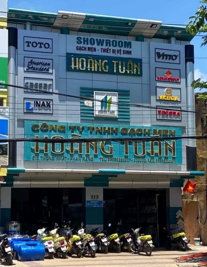 Showroom Hoàng Tuấn