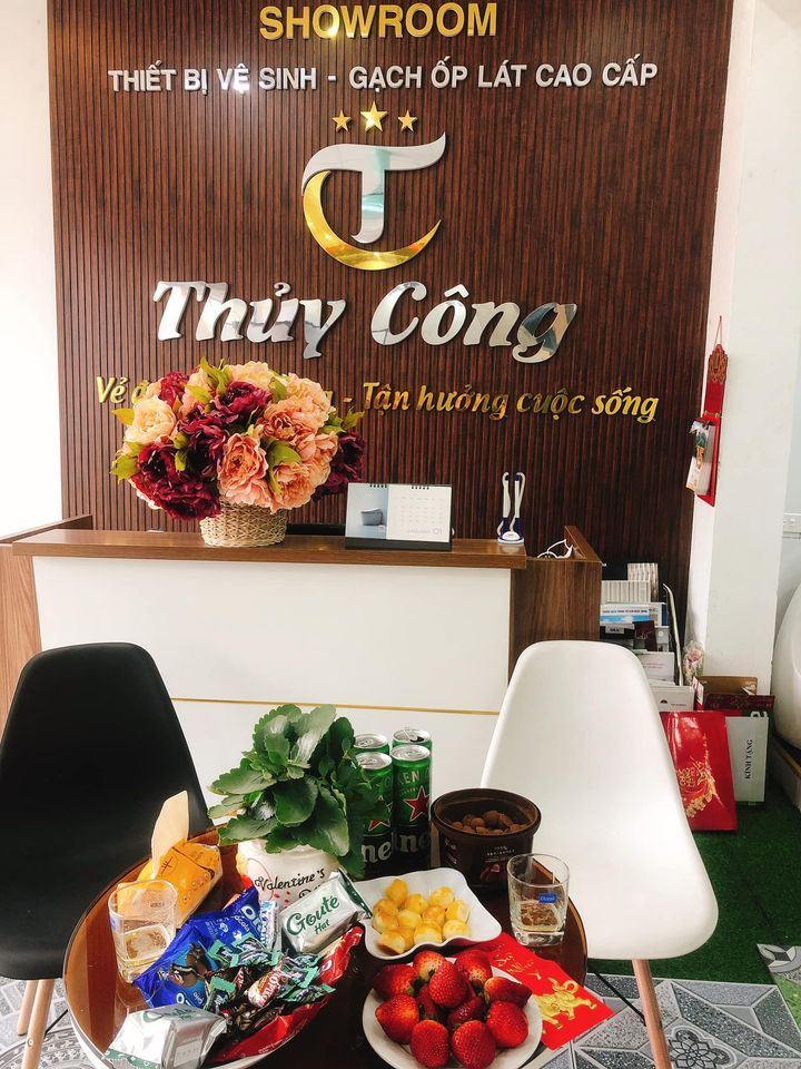 Showroom thiết bị vệ sinh - gạch ốp lát Thủy Công