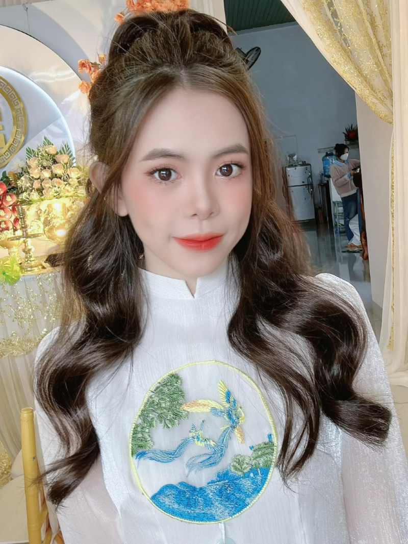 Sinh Phạm Make Up
