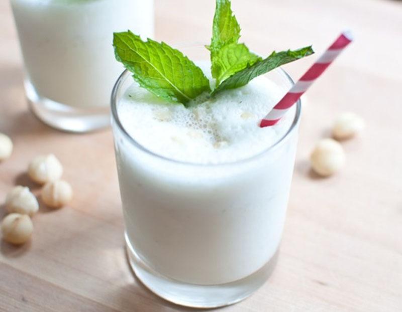 Sinh tố chanh kết hợp cùng sữa tươi