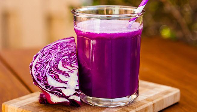 Sinh tố dâu tây kết hợp cùng bắp cải tím