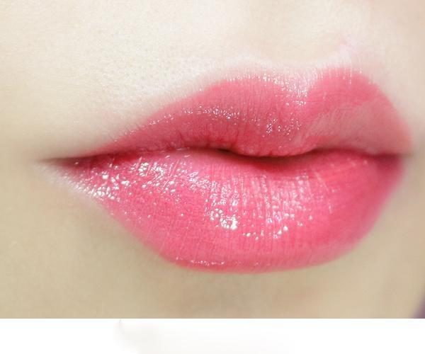 Màu son hồng đào là sự kết hợp tuyệt vời giữa hai màu hồng nhạt và cam nhạt