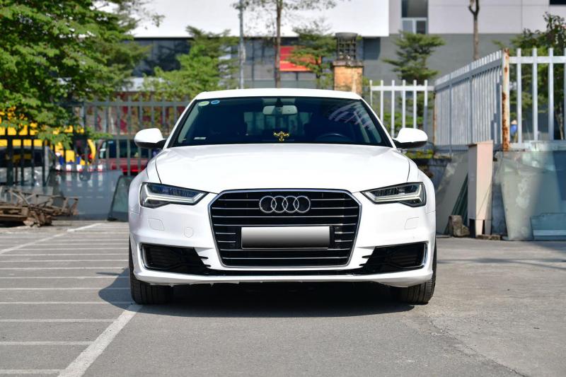 xe tại Sơn Tùng Auto
