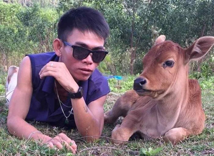 Chàng trai chăn bò mồ côi trở thành 