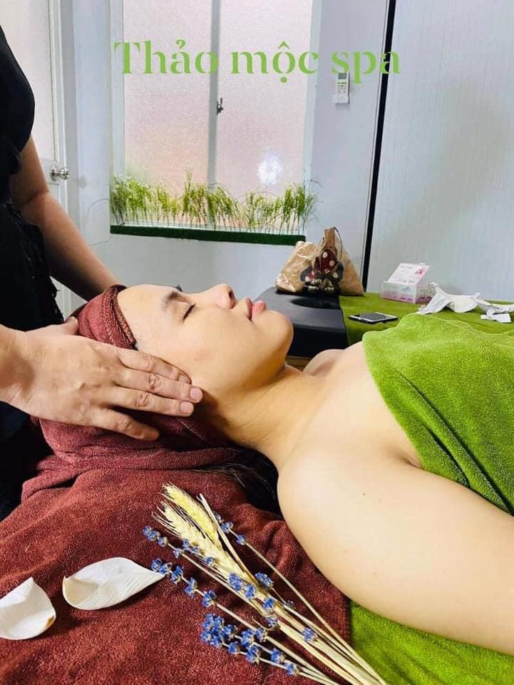 Gội đầu dưỡng sinh thảo dược tại Spa Beauty Thảo Mộc là một dịch vụ được rất nhiều chị em ưu ái lựa chọn