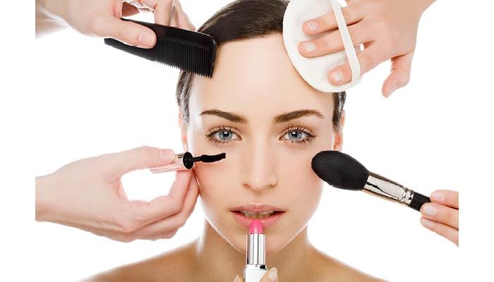 Sử dụng mỹ phẩm chất lượng và đúng cách là điều quan trọng để giữ một làn da mịn màng và khỏe mạnh.