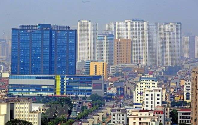 Sự hiện đại bên cạnh cái nền cổ kính của Hà Nội