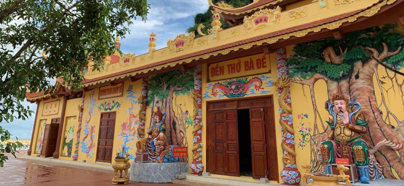 Sự tích đền Bà Đế