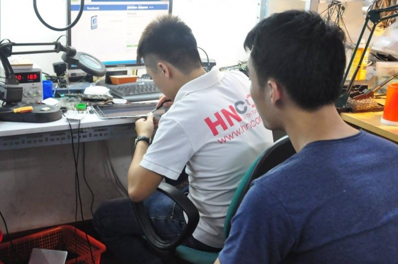 Dịch vụ sửa chữa laptop của HNCOM