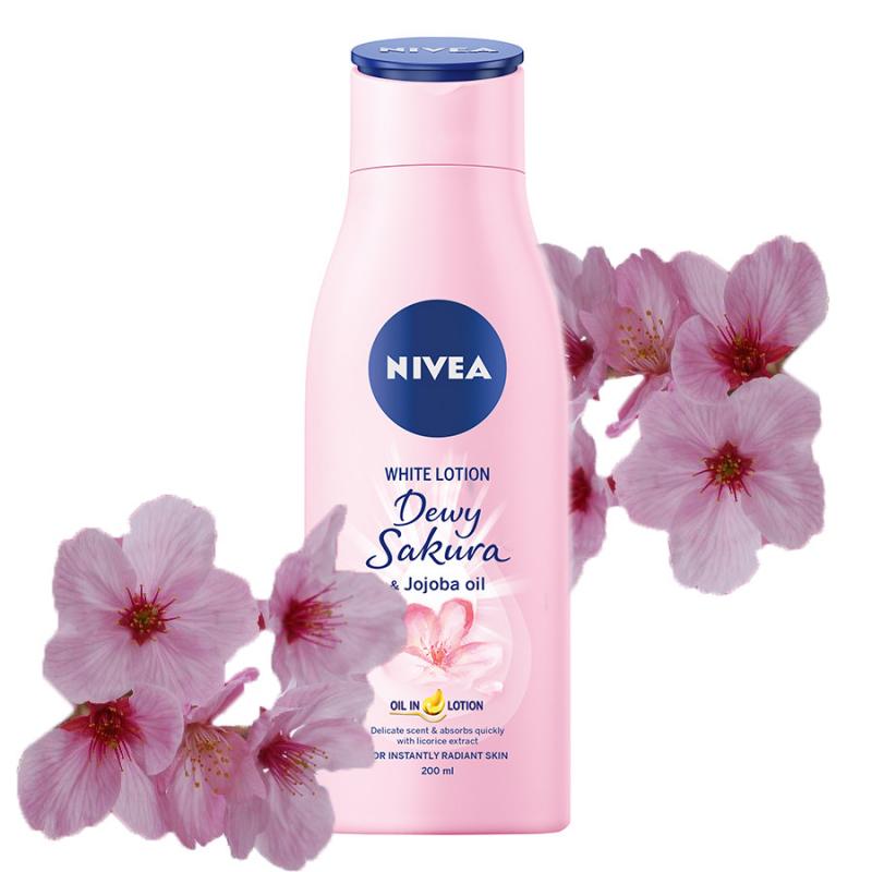 Sữa dưỡng thể dưỡng trắng da Nivea Dewy Sakura (350ml)