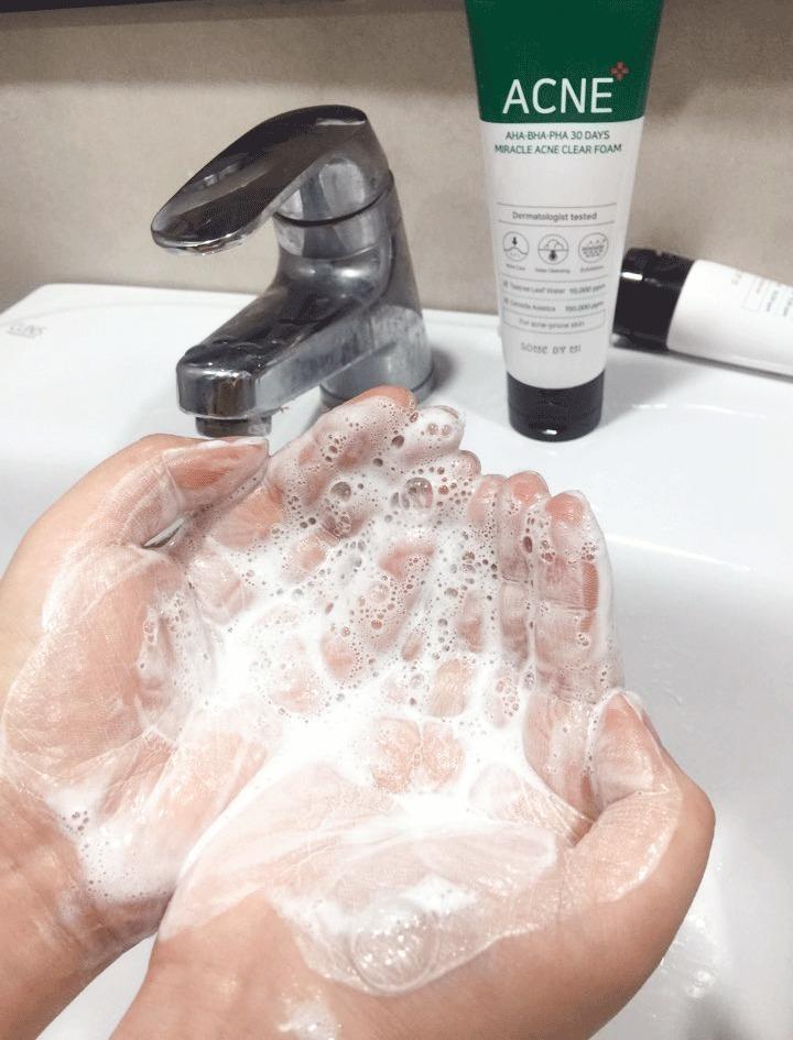 Sữa rửa mặt Some By Mi AHA-BHA-PHA 30 Days Miracle Acne Clear Foam