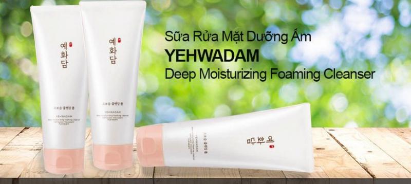 Sữa rửa mặt dưỡng ẩm Yehwadam Deep Moisturizing Foaming Cleanser.