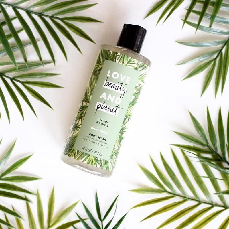 Sữa tắm Love Beauty And Planet Pure And Positive Body Wash