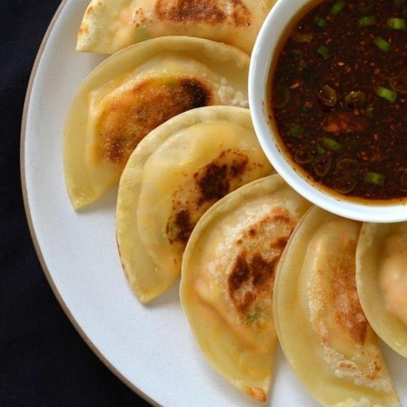 Sủi cảo nhân kim chi đậu phụ Hàn Quốc