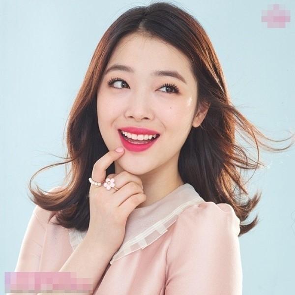 Sulli cũng sở hữu nhiều hợp đồng quảng cáo.