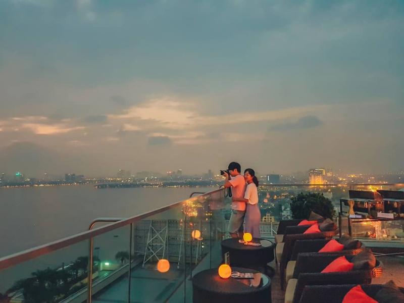 Summit Lounge – Khách sạn Sofitel Plaza