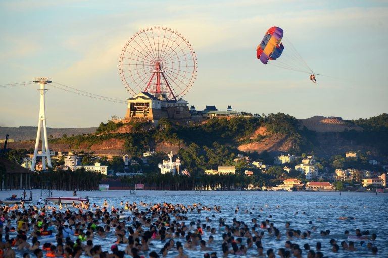 Bãi biển Sun World Hạ Long
