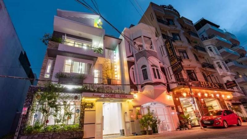 Biệt thự nhìn từ bên ngoài