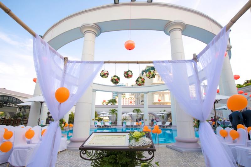 Đám cưới tại hồ bơi La Mã tại Sunrise Nha Trang