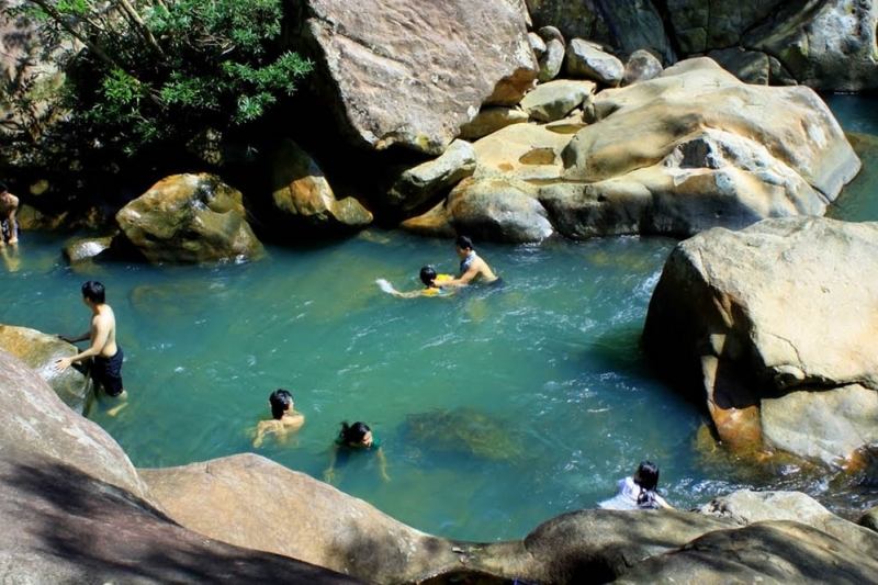 Nơi ngâm chân, tắm suối