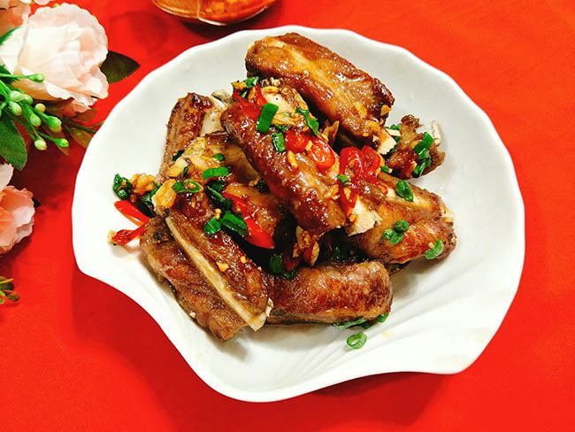Sườn chiên mắm