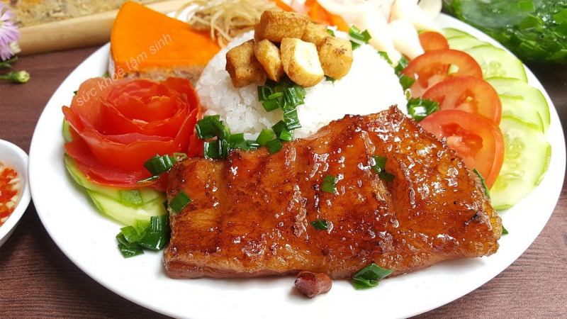 Sườn nướng cơm tấm