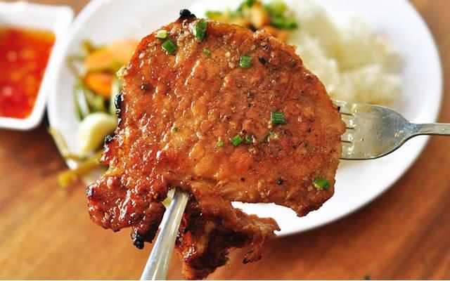 Sườn nướng cơm tấm