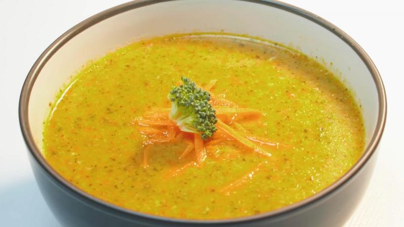 Súp bông cải xanh với rau củ