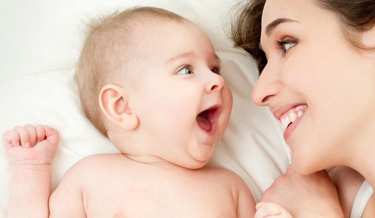 Trẻ thường ngủ thất thường từ lúc sinh cho tới 12 tuần tuổi