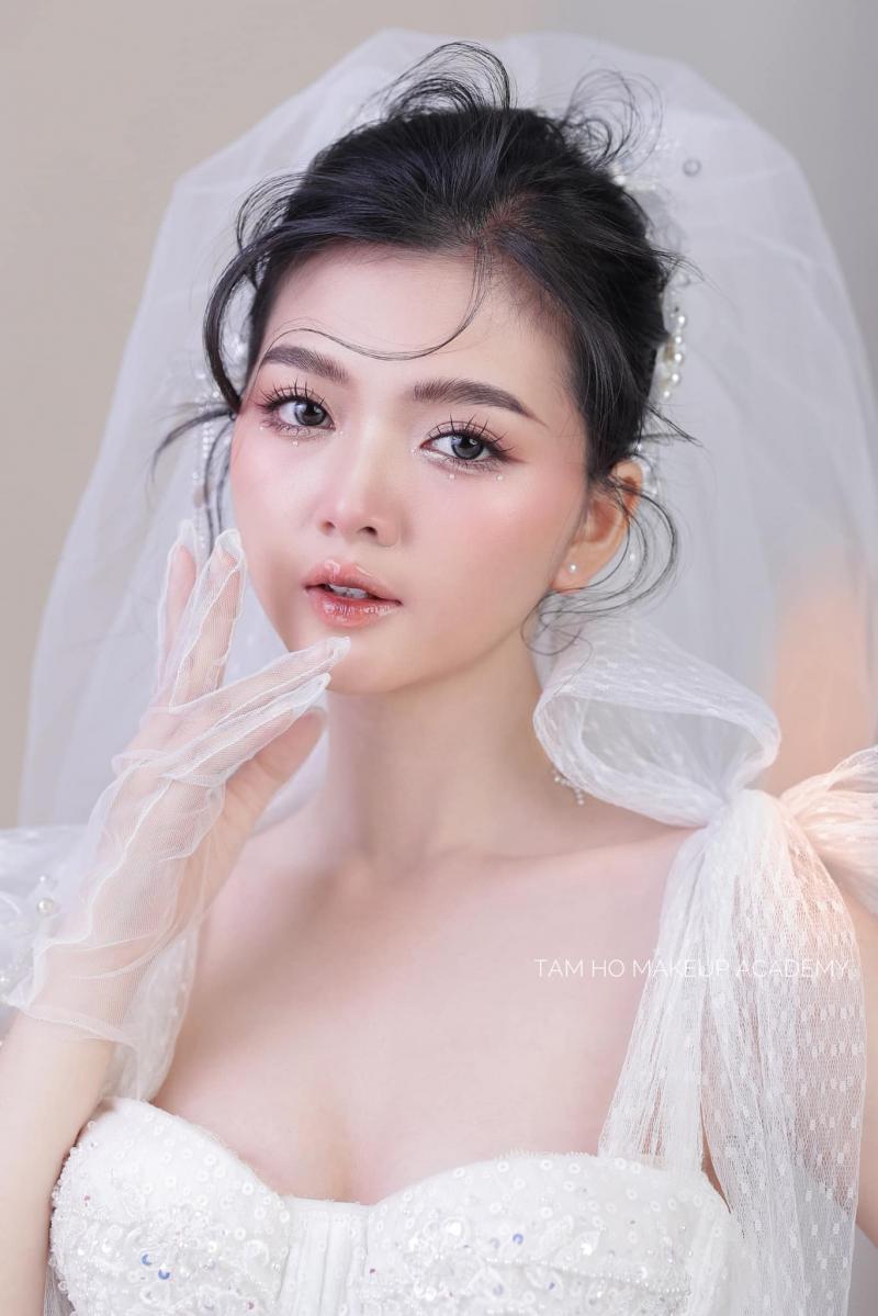 Tâm Hồ Makeup Academy